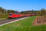 187 110 DB Cargo mit einem gemischten Güterzug bei Mimberg Richtung Regensburg, 23.04.2021