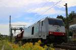 285 108-7 der ITL Eisenbahngesellschaft mbH als Gz fährt in Bad Kösen auf der Bahnstrecke Halle–Bebra (KBS 580) Richtung Naumburg. [8.8.2017 - 15:21 Uhr]