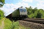 186 263-0 der Akiem S.A.S. als Gz fährt in Radbruch auf der Bahnstrecke Hannover–Hamburg (KBS 110) Richtung Hamburg. Bild durchlief die Selbstfreischaltung (Zug säuft ab). [6.7.2017 | 13:50 Uhr]