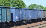 Offener Drehgestell-Güterwagen vom slowakischen Einsteller AXBENET, s.r.o mit der Nr. 33 RIV 56 SK-AXBSK 5301 062-9 Eaos am 13.06.19 Saarmund Bahnhof.