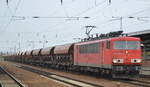 DB Cargo AG [D], mit der Railpool  155 128-2 [NVR-Nummer: 91 80 6155 128-2 D-Rpool] und einem Ganzzug Schüttgutwagen am 12.11.19 Bf. Flughafen Berlin Schönefeld