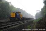 V 156 (TWE - Teutoburger Wald-Eisenbahn) fhrt am 17. April 2009 um 9:30 Uhr mit einem GZ durch den nebligen und trben Morgen in Duisburg Neudorf