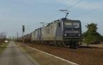 143 069-3 und 143 286-3 der RBH sind mit einem Kesselwagenzug am 27.03.2012 bei Wiesental