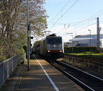 186 909-4 von Crossrail kommt die Kohlscheider-Rampe hoch aus Richtung Neuss,Herzogenrath mit einem Güterzug aus Ruhland(D) nach Antwerpen-Combinant(B) und fährt durch Kohlscheid in Richtung