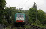 Die Cobra 2831 kommt aus Richtung Aachen-West mit einem kurzen Güterzug aus Genk-Goederen(B) nach Köln-Gremberg(D) und fährt durch Aachen-Schanz in Richtung