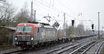 PKP CARGO S.A., Warszawa [PL] mit  EU46-513  [NVR-Nummer: 91 51 5370 025-6 PL-PKPC] und Containertragwagen (leer) Richtung Polen über Frankfurt/Oder am 19.01.21 Berlin Hirschgarten.