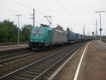 Die 185-576-6 am 20.06.2011 bei der Durchfahrt vom Bf Rastatt.