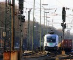 182 601-5 (ES 64 U2-101) der SETG fhrt mit einem Getreidezug von Aachen-West in Richtung Kln bei schnem  Sonnenschein am Rosenmontag 20.2.2012.