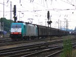 Die Cobra 2827 fhrt mit einem kurzen Papierzug aus Kln-Gremberg nach Zeebrugge(B) bei der Ausfahrt von Aachen-West und fhrt in Richtung Montzen/Belgien bei Wolken am Abend des 19.6.2012.