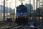 Die Cobra 2824 fhrt mit einem Kurzen Coilzug aus Linz-Voestalpine(A) nach Gent-Zeehaven(B) bei der Ausfahrt aus Aachen-West und fhrt in Richtung Montzen/Belgien am einem schnem Sommerabend am