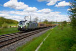 193 218 ELL/SETG  Ludwig van Beethoven  mit einem Holzzug bei Lehrberg Richtung Ansbach, 22.05.2021