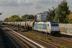 186 436-2  Keeps on Rolling  Railpool mit Kesselzug in Hamburg Hausbruch, am 20.09.2018.
