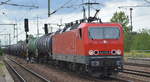 DeltaRail GmbH mit  243 145-0  [NVR-Nummer: 91 80 6143 145-1 D-DELTA] mit Kesselwagenzug am 07.08.19 Bahnhof Flughafen Berlin-Schönefeld.
