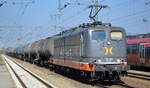 Hector Rail mit  162.003  Name: „Metropolis“ (NVR: „91 80 6 151 027-0-D-HCTOR“) und Kesselwagenzug (Dieselkraftstoff) am 23.03.22 Durchfahrt Bf. Golm.
