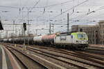 ITL 193 784-6 mit Kesselwagen Richtung Dresden-Friedrichstadt, am 14.02.2024 in Dresden Hbf.