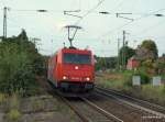 185 605-3 der HGK hat am 16.08.09 einen ler aus Hohe Schaar am Haken und bringt diesen nun Richtung Sden. Aufgenommen bei der Durchfahrt in Lneburg.