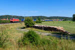 152 038 DB Cargo mit einem KLV-Zug bei Oberdachstetten Richtung Würzburg, 06.08.2020