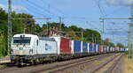 ČD Cargo, a.s., Prag [CZ]  mit der angemieten Alüha Trains Vectron  193 584  [NVR-Nummer: 91 80 6193 584-0 D-ATLU] und einem KLV-Zug am 31.08.22 Durchfahrt Bahnhof Niederndodeleben.