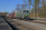 Auf ihrem Weg nach Kufstein und vielleicht weiter nach  Bella Italia  durchfährt Vectron 6193 087 den Bahnhof Aßling in Oberbayern an der Strecke München - Rosenheim.