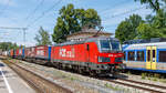 91 80 6193 966 D-FOX am 06.06.2024 auf dem Weg von München in Richtung Österreich bei der Durchfahrt durch den Bahnhof Aßling.