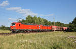 Vectron 193 319-1 und 193 308-4 in Doppeltraktion der DB, unterwegs in Richtung Hamburg. 3km östlich von Büchen, 23.07.2018