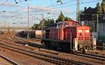 Am Abend des 21.06.2013 kam 294 686-1 in den letzten Sonnenstrahlen als Tfzf durch den Personenbahnhof von Mainz-Bischofsheim vorbei um in den gleichnamigen Rangierbahnhof zu fahren.