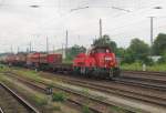 DB 261 043-4 mit einem Güterzug Richtung Magdeburg Neustadt, am 30.07.2014 in Magdeburg Hbf.