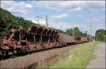 Stahlplatten auf dem Weg vom Ruhrgebiet ins Siegerland. Aufgenommen am 05.06.2008 bei Plettenberg. Wer weis die Wagengattung? 