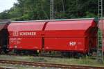 Ein Talns im kanalligen rot, mit der neuen Aufschrift DB SCHENKER. Kreiensen, 6.6.2009