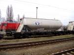 Der Silowagen der EVS 93 80 9326 777-5 Uacns im Bhf Oranienburg am 30.03.2010.