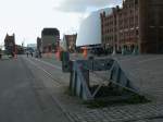 Das Hafengleis vom Stralsunder Nordhafen endet auf dem Vorplatz vom Ozeaneum.Aufnahme am 01.September 2012.