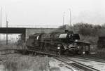 03 2150 auf der Drehscheibe im  Bahnbetriebswerk Dresden-Altstadt, fotografiert im April 1977