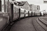 Auf alt gemacht, und im Jahre 2024 tatsächlich historisch, da der Inselbahnhof Borkum eine Bahnsteigsanierung erhalten hat.