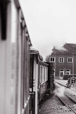 Mitfahrt im historischen Dampfzug der Borkumer Kleinbahn.