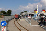 25.8.24: Die Gleis- und Bahnsteigbauarbeiten sind soweit abgeschlossen im Bahnhof Borkum Reede der Borkumer Kleinbahn.