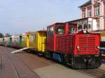 Lok  Hannover  der Borkumer Kleinbahn mit Regionalzug Borkum Bahnhof-Borkum Hafen auf Bahnhof Borkum am 26-9-2008.