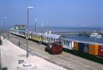 329 503 rangiert auf dem Wangerooger Anleger, 20.05.1989.