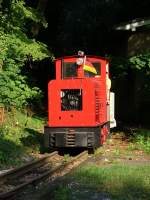 Der  Festungsblitz  umrundet die Festung Grauerort bei Stade auf 600mm-Gleisen.