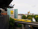 U-Bahn BVG vor dem Deutschen Technikmuseum Berlin.