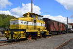 Die 1962 bei Henschel gebaute Lokomotive DH500Ca (V28-105) des ehemaligen Bochumer Opelwerkes ist hier vor einem fiktiven Güterzug zu sehen.