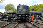 Auf Handbetrieb umgestellt - hatten Mitte April 2024 diese beiden Herren die Drehscheibe des Eisenbahnmuseums in Bochum.