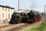 41 360 passiert Lok 8 der Hespertalbahn am Museumsbahnsteig in Bochum Dahlhausen.