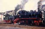 Walsum 5 (heute mit Tender unter dem Namen  Speyerbach  unterwegs) und BLE 146 (Elna 2) mit dem Museumszug des Arbeitskreises Bochum-Dahlhausen der DGEG Mitte der 1970er Jahre in Steele Sd.