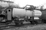 Ein kurzer Kesselwagen mit Bremserhaus im Eisenbahnmuseum Neustadt an der Weinstraße. (Dezember 2014)