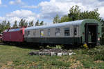 Ein Halbgepäckwagen stand Mitte August 2018 im Eisenbahnmuseum Weimar.