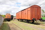 TEV 105 152-3 und DR 21 50 150 3347-9 Gbs (47 80 1501 001-8 D-TEV) am 28.05.2022 beim Eisenbahnfest des Thringer Eisenbahnvereins im ehem.