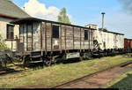 Blick auf zwei alte Güterzuggepäckwagen (weitere Daten leider nicht bekannt) des Sächsischen Eisenbahnmuseum Chemnitz-Hilbersdorf (SEM) e.V., die anlässlich des 28.