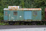 Ein alter Packwagen (Pwgs 40 50 940 0255-8) steht im Eingangsbereich des sächsischen Eisenbahnmuseums Chemnitz-Hilbersdorf.