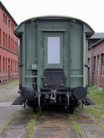 Auf dem Gelände des sächsischen Eisenbahnmuseums in Chemnitz-Hilbersdorf stand Ende September 2020 dieser alte Personenwagen.