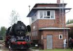 50 3708-0 passiert am 22.08.09 das Stellwerk A im SEM-Chemnitz-Hilbersdorf.